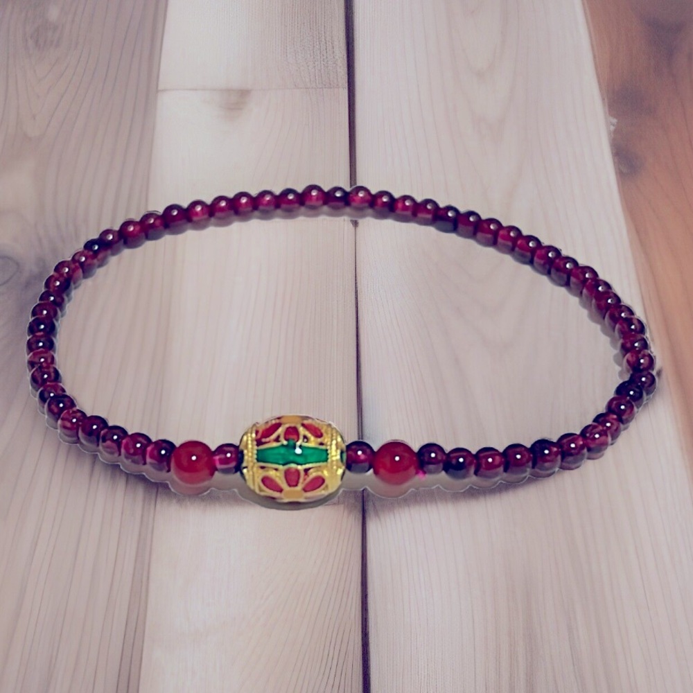 ELEGANT RED GARNET NEPALESE BEAD STRETCHY BRACELET